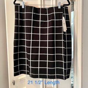 Amanda & Chelsea Black Window Pane Plaid Skirt XL